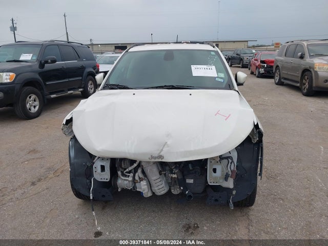 3C4NJCBB8JT501919 Jeep Compass Latitude Fwd