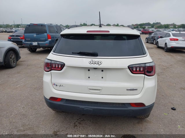 3C4NJCBB8JT501919 Jeep Compass Latitude Fwd
