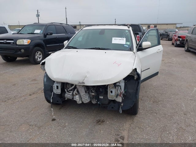 3C4NJCBB8JT501919 Jeep Compass Latitude Fwd