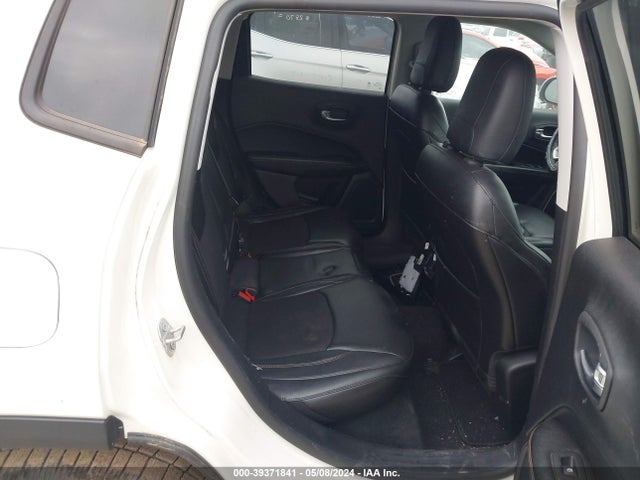 3C4NJCBB8JT501919 Jeep Compass Latitude Fwd