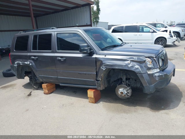 1C4NJPBA2FD263738 Jeep Patriot Altitude Edition