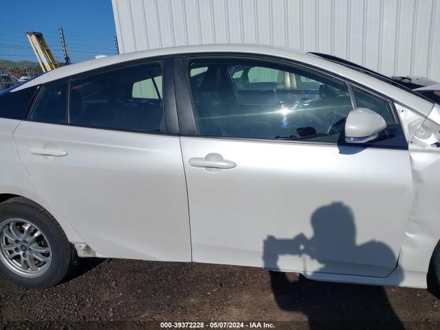 Toyota Prius Three 2016 JTDKARFU4G3503317 Image 13