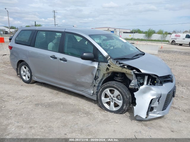 2018 5TDZZ3DC2JS917975 zdjęcie główne