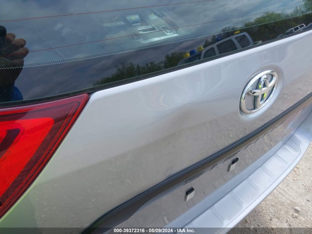 Toyota Sienna L 7 Passenger 2018 5TDZZ3DC2JS917975 Image 18