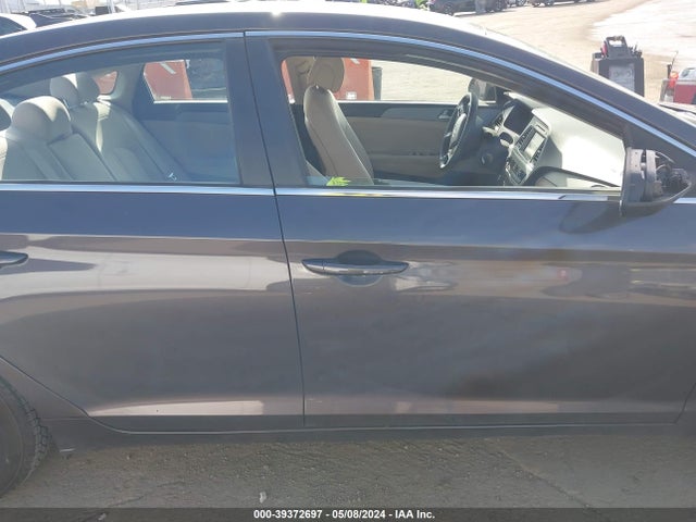 Hyundai SONATA SE 2016 5NPE24AF3GH331873 Image 13