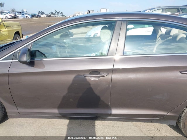 Hyundai SONATA SE 2016 5NPE24AF3GH331873 Image 14
