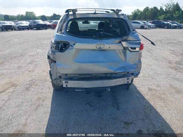 Toyota Highlander Xle 2018 5TDJZRFH4JS803307 Image 18