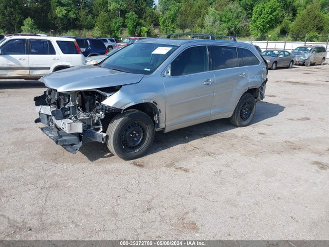 Toyota Highlander Xle 2018 5TDJZRFH4JS803307 Image 2