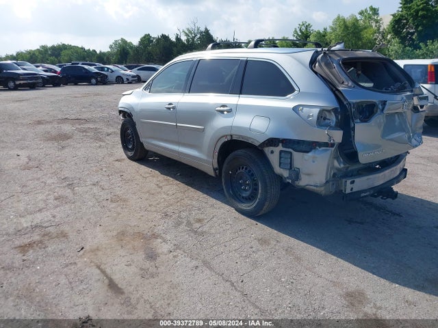 Toyota Highlander Xle 2018 5TDJZRFH4JS803307 Image 3