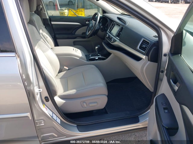 Toyota Highlander Xle 2018 5TDJZRFH4JS803307 Image 5