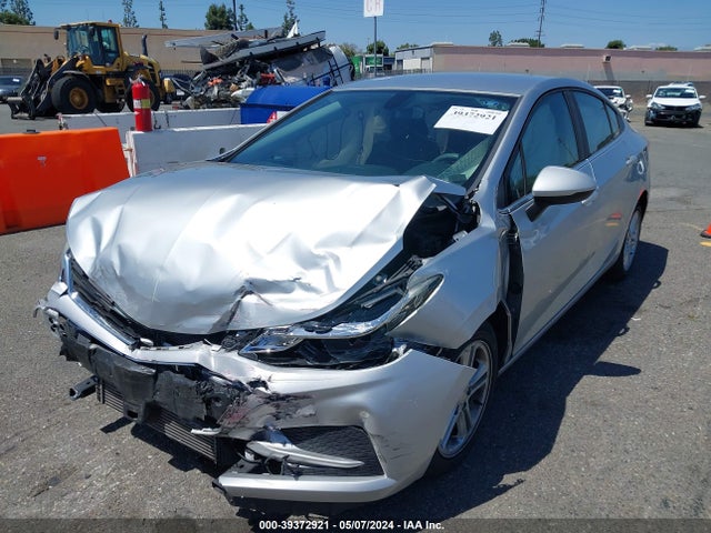 Chevrolet Cruze Lt Auto 2017 1G1BE5SM6H7243217 Image 2