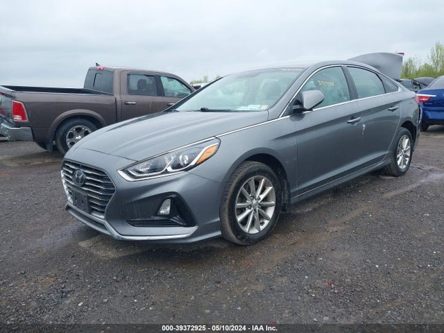 Hyundai SONATA SE 2018 5NPE24AF3JH713506 Image 2