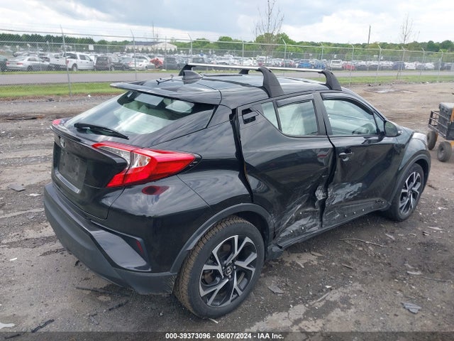 Toyota C-HR XLE 2019 NMTKHMBX5KR095351 Image 4