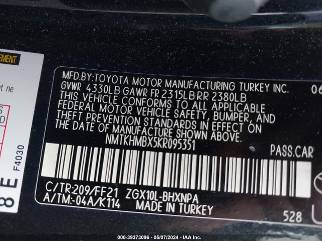 Toyota C-HR XLE 2019 NMTKHMBX5KR095351 Image 9
