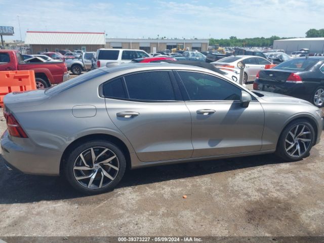 7JRA22TK0KG003158 Volvo S60 T6 Momentum