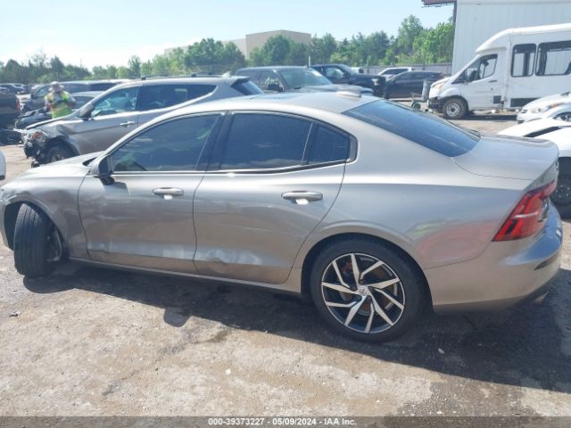 7JRA22TK0KG003158 Volvo S60 T6 Momentum