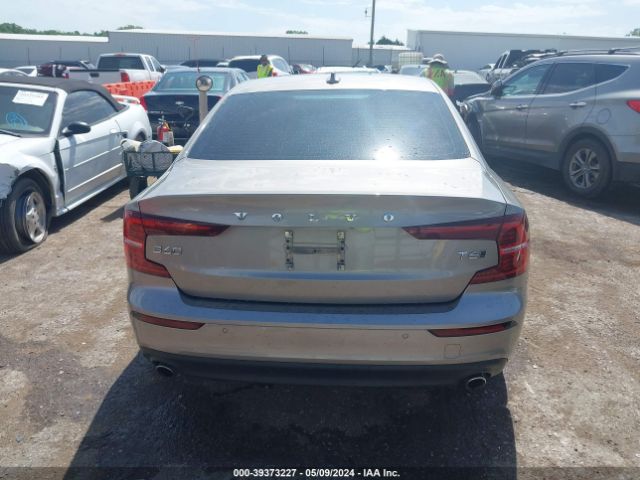 7JRA22TK0KG003158 Volvo S60 T6 Momentum