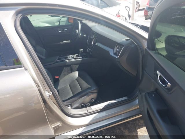 7JRA22TK0KG003158 Volvo S60 T6 Momentum