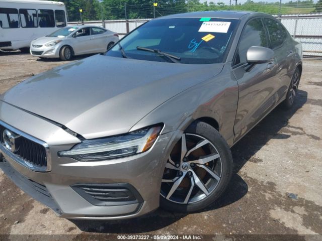 7JRA22TK0KG003158 Volvo S60 T6 Momentum