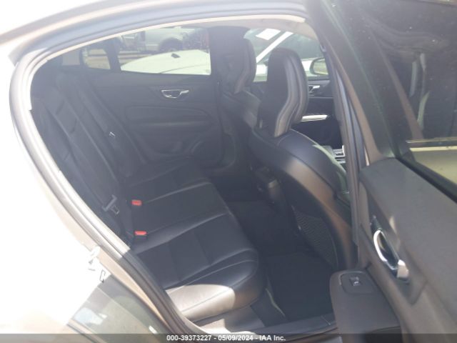 7JRA22TK0KG003158 Volvo S60 T6 Momentum