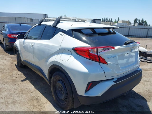 Toyota C-HR LE 2021 JTNKHMBX4M1108149 Image 3