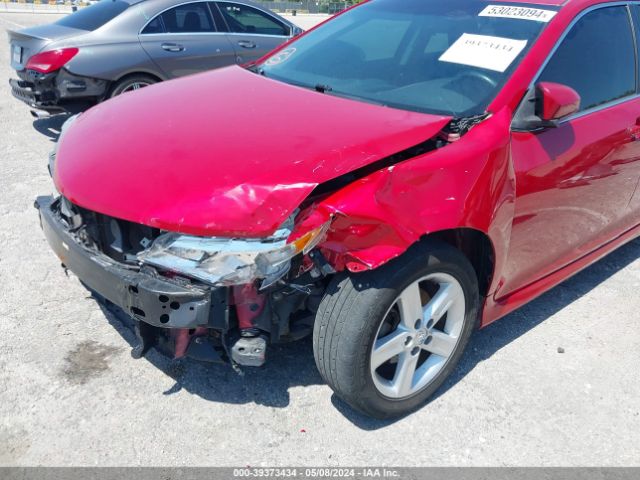 4T1BF1FK3EU829596 Toyota CAMRY SE