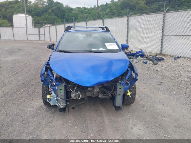 NMTKHMBX2JR008892 Toyota C-hr Xle Premium