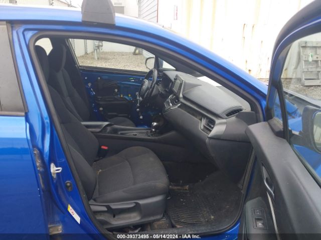 NMTKHMBX2JR008892 Toyota C-hr Xle Premium