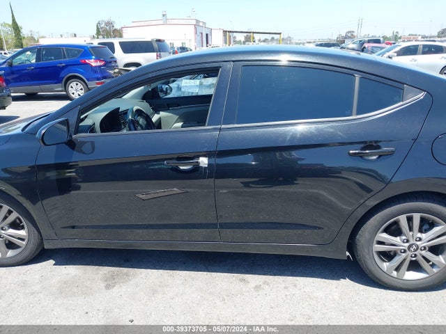 Hyundai ELANTRA SEL 2018 5NPD84LF8JH304568 Image 13
