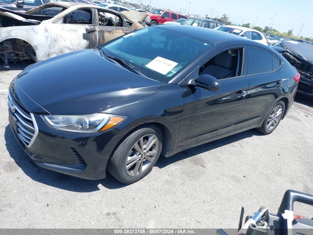 Hyundai ELANTRA SEL 2018 5NPD84LF8JH304568 Image 2