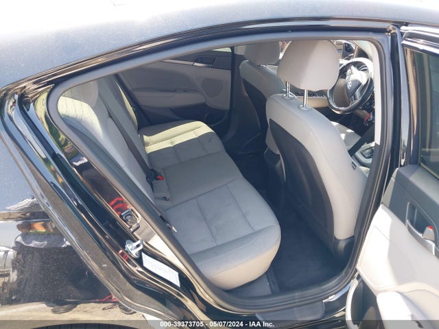 Hyundai ELANTRA SEL 2018 5NPD84LF8JH304568 Image 8