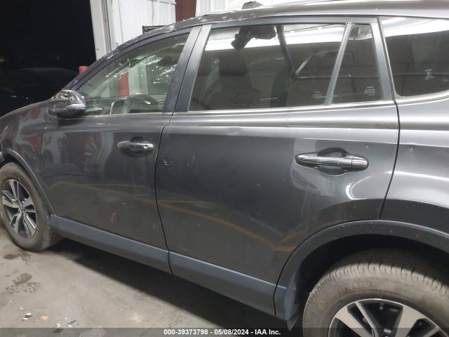 Toyota Rav4 Xle 2018 JTMWFREV6JJ740004 Image 14