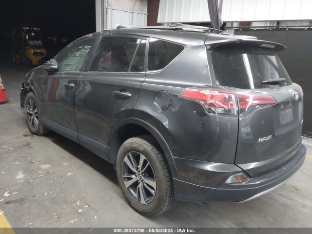 Toyota Rav4 Xle 2018 JTMWFREV6JJ740004 Image 3