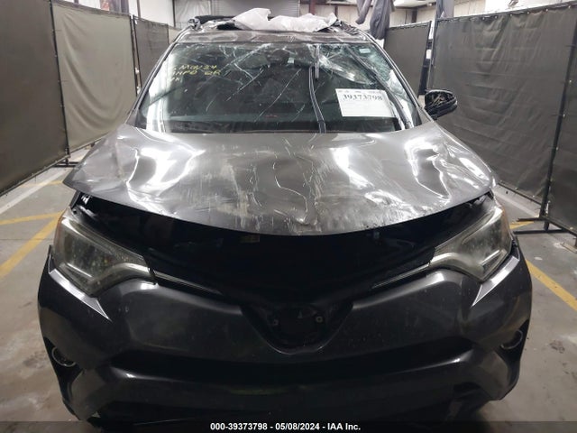 Toyota Rav4 Xle 2018 JTMWFREV6JJ740004 Image 6