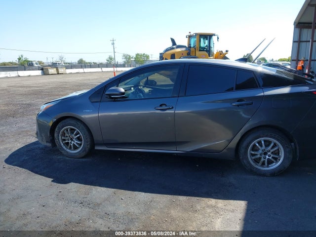 Toyota Prius Two 2016 JTDKBRFU0G3517700 Image 14