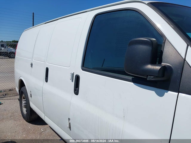 Chevrolet Express 2500 Work Van 2018 1GCWGAFP2J1335224 Image 13