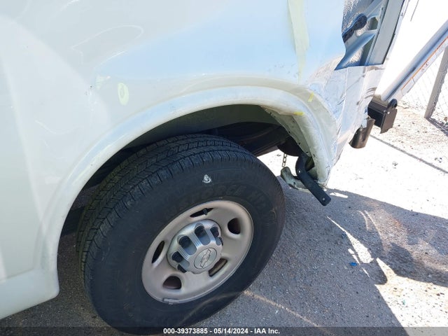 Chevrolet Express 2500 Work Van 2018 1GCWGAFP2J1335224 Image 18