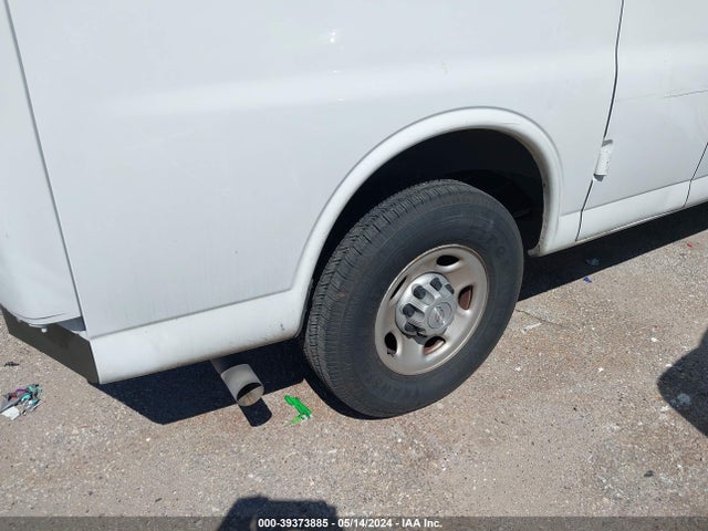 Chevrolet Express 2500 Work Van 2018 1GCWGAFP2J1335224 Image 21