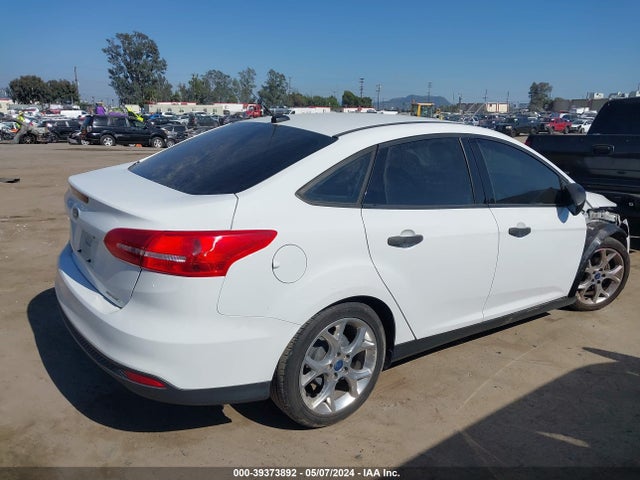 Ford FOCUS S 2015 1FADP3E21FL299973 Image 4