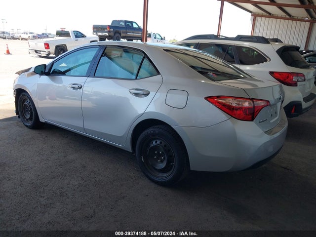 Toyota COROLLA LE 2018 2T1BURHE1JC035428 Image 3
