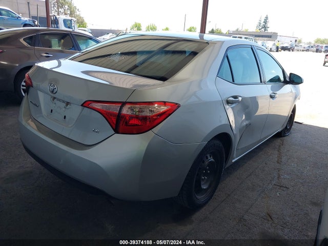 Toyota COROLLA LE 2018 2T1BURHE1JC035428 Image 4