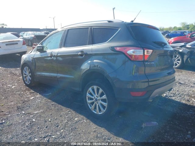 1FMCU9J90JUB55723 Ford Escape Titanium