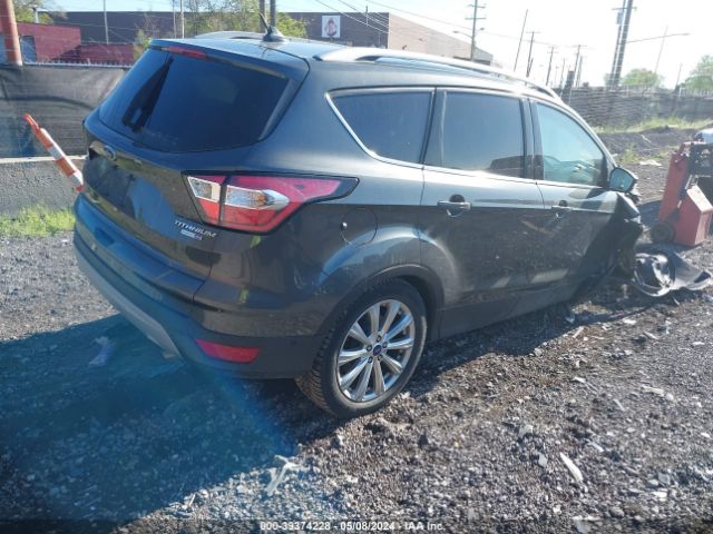 1FMCU9J90JUB55723 Ford Escape Titanium