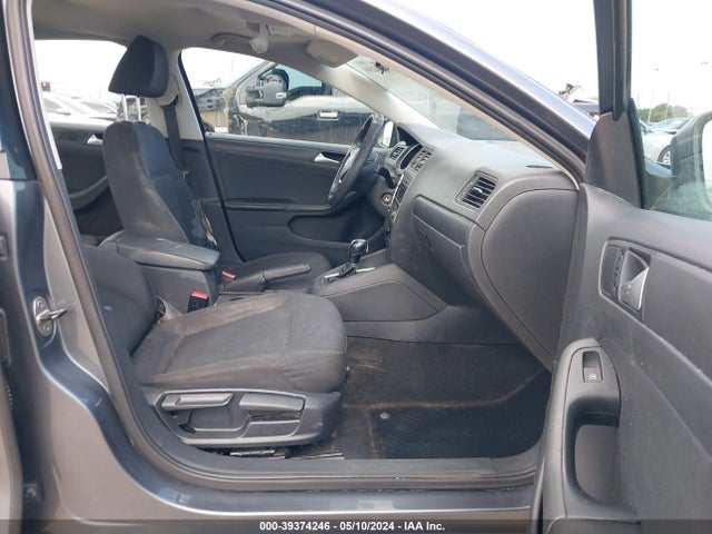 3VW2K7AJ9FM351785 Volkswagen Jetta 2.0l S