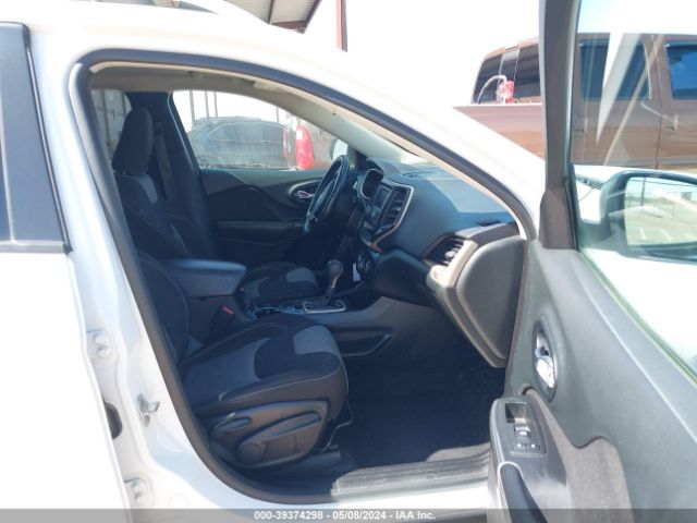 1C4PJLAB9FW616363 Jeep Cherokee Sport