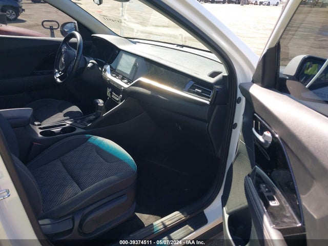 KIA Niro Lxs 2022 KNDCB3LC8N5527700 Image 5