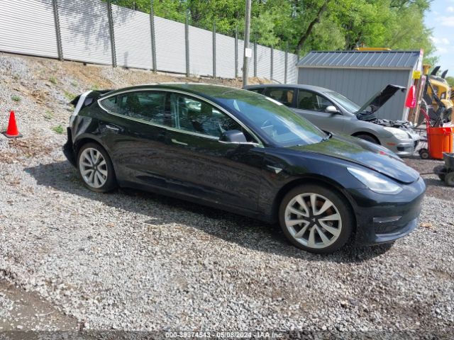 39374543 :رقم المزاد ، 5YJ3E1EB4JF184733 vin ، 2018 Tesla Model 3 Long Range/performance مزاد بيع