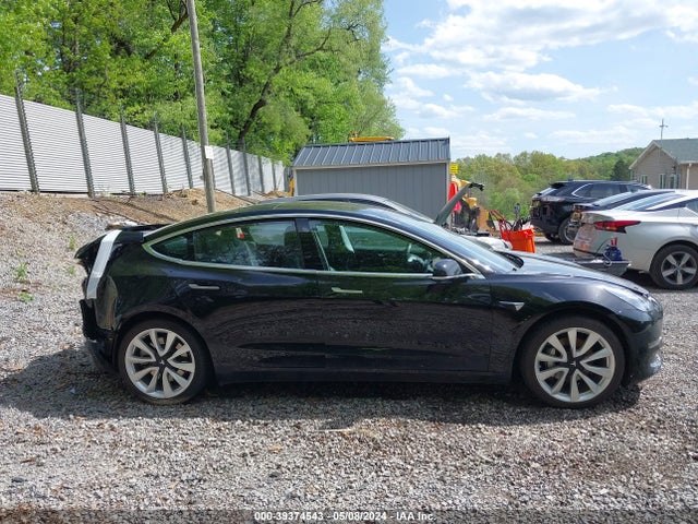 Tesla Model 3 Long Range/performance 2018 5YJ3E1EB4JF184733 Image 13