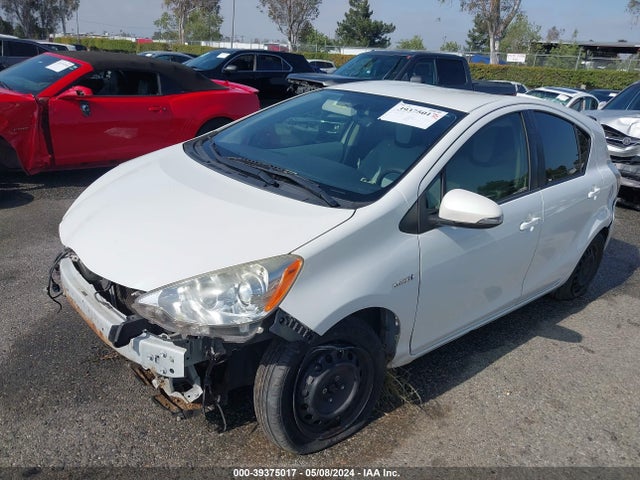 Toyota Prius C One 2014 JTDKDTB31E1078309 Image 2