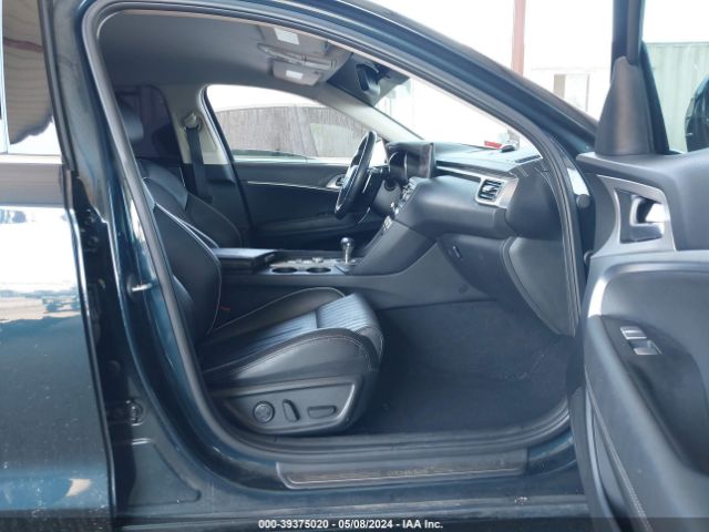 KMTG54TE8NU081684 Genesis G70 3.3t Rwd